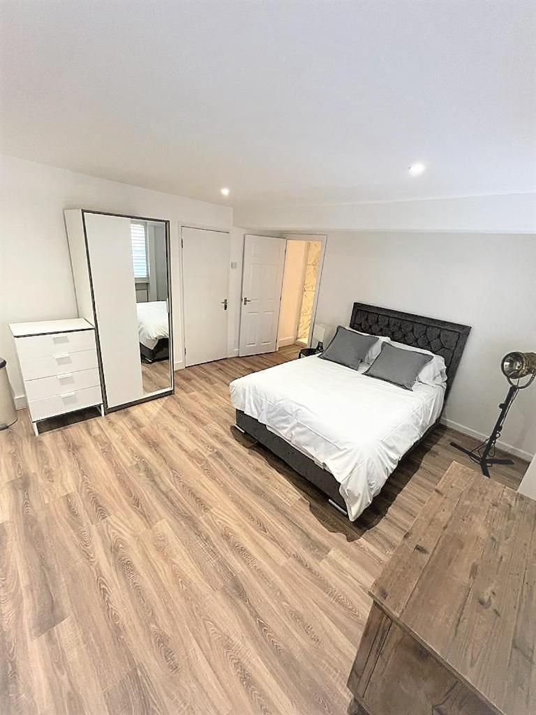 לונדון Goodge Street Apartments מראה חיצוני תמונה
